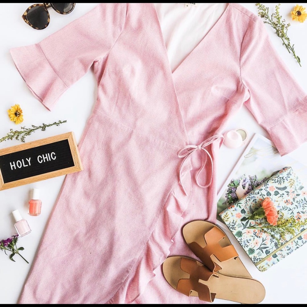 XS Gingham pink bell sleeve dress.